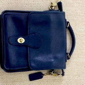 VINTAGE COACH BLACK LEATHER STATION BAG
Style 5130